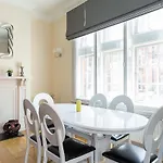 Apartment on Duke Street
